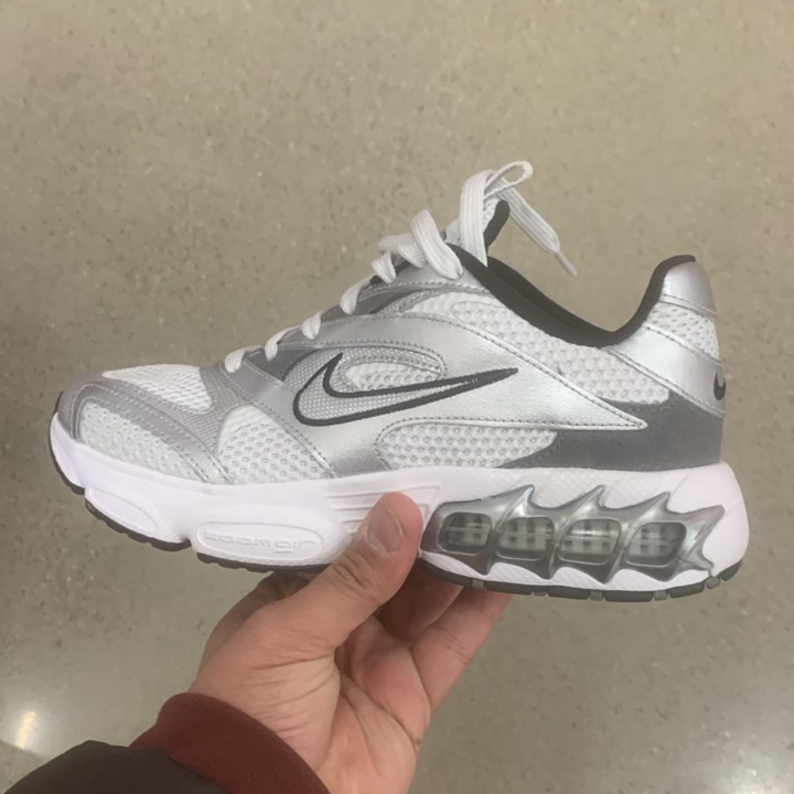 Zoom Air Fire White/Silver