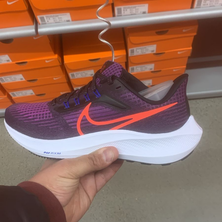 Pegasus 39 Purple/White