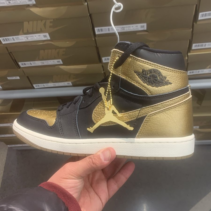 Air Jordan I Black / Gold