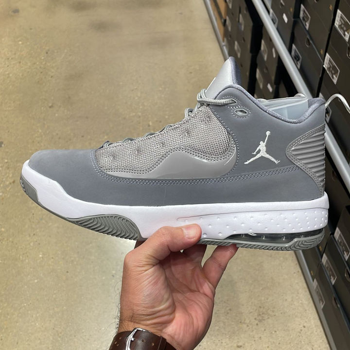 JORDAN MAX AURA 2 Sneakers MEDIUM GREY